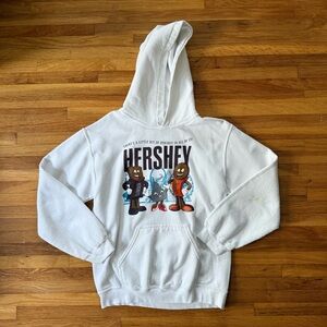 Hershey Park Graphic White Hoodie Size XL Youth Unisex w/ Characters Reese Kiss